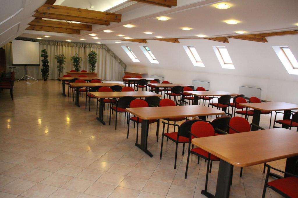Hotel Pannonia 미슈콜츠 외부 사진