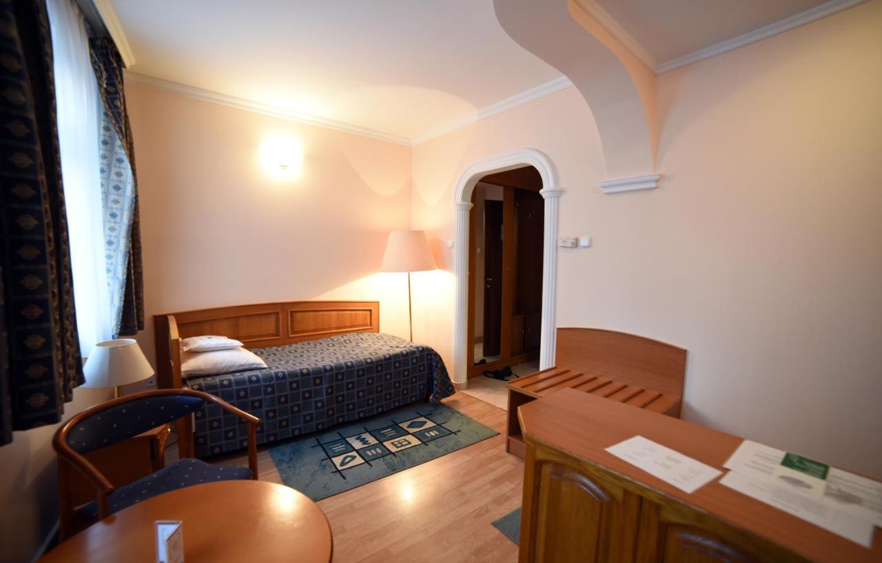 Hotel Pannonia 미슈콜츠 외부 사진