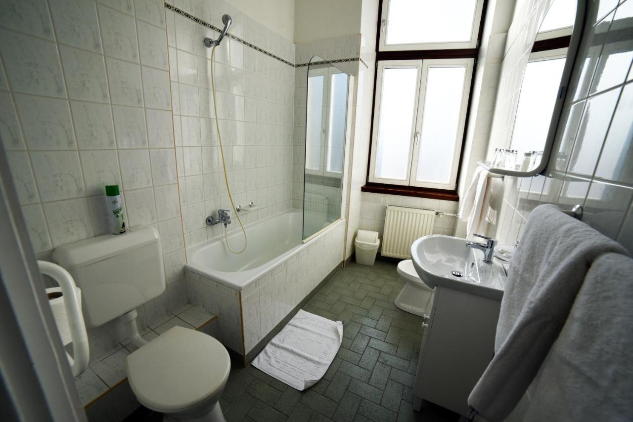 Hotel Pannonia 미슈콜츠 외부 사진