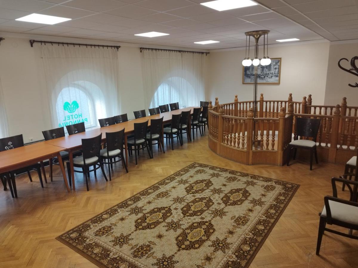 Hotel Pannonia 미슈콜츠 외부 사진