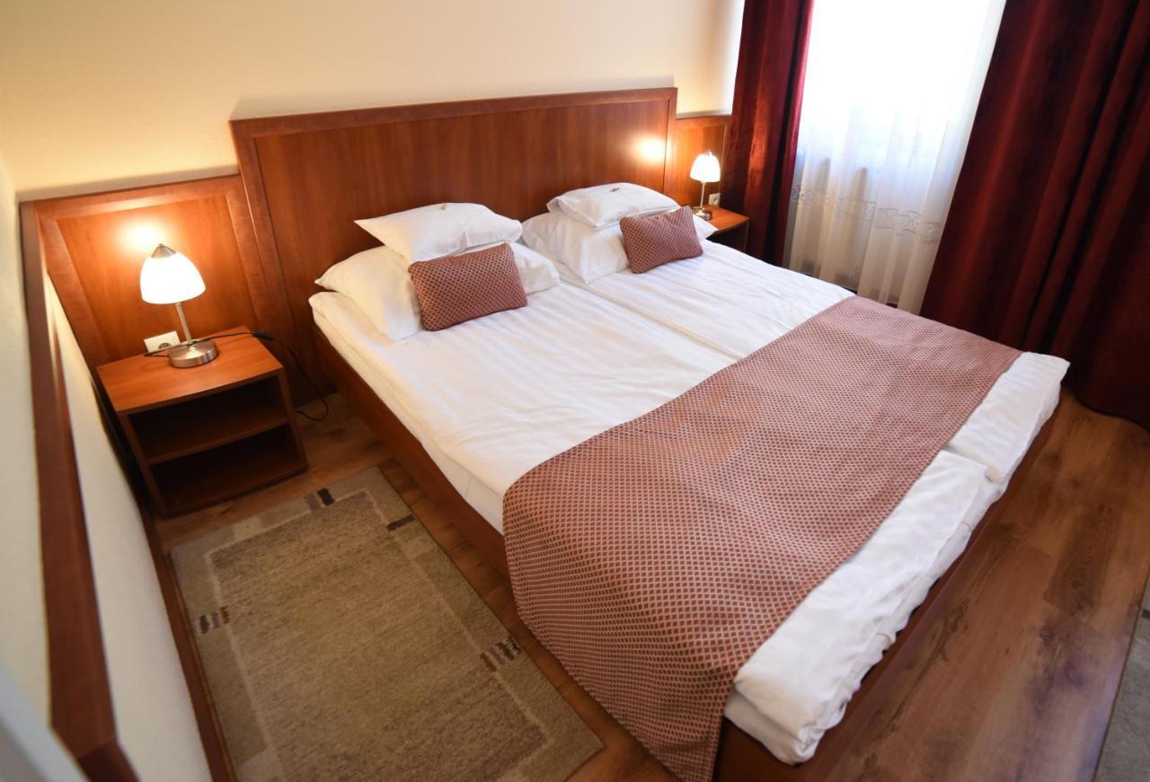 Hotel Pannonia 미슈콜츠 외부 사진