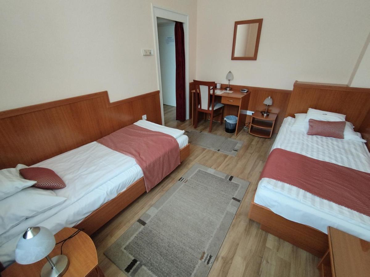 Hotel Pannonia 미슈콜츠 외부 사진