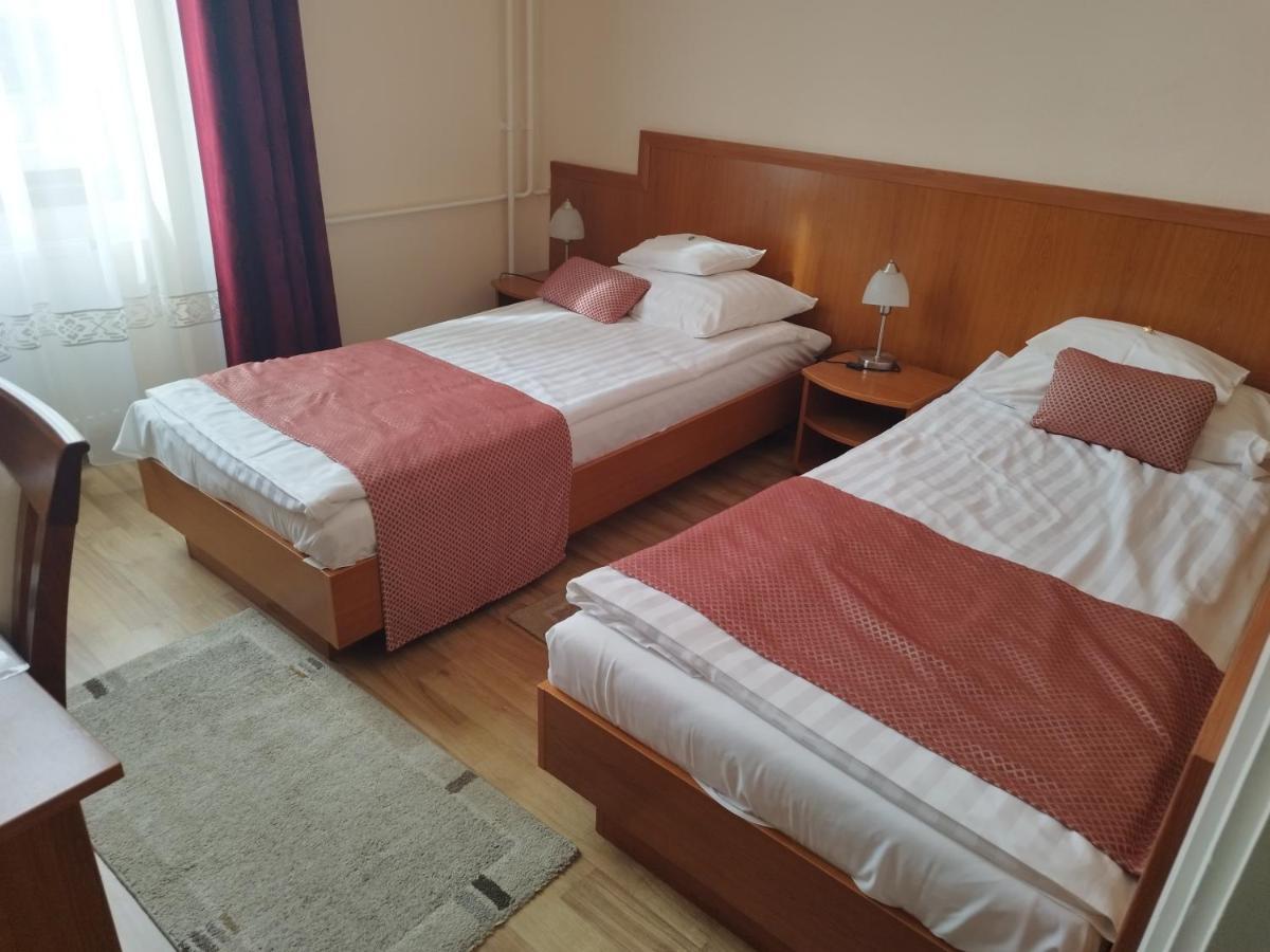 Hotel Pannonia 미슈콜츠 외부 사진