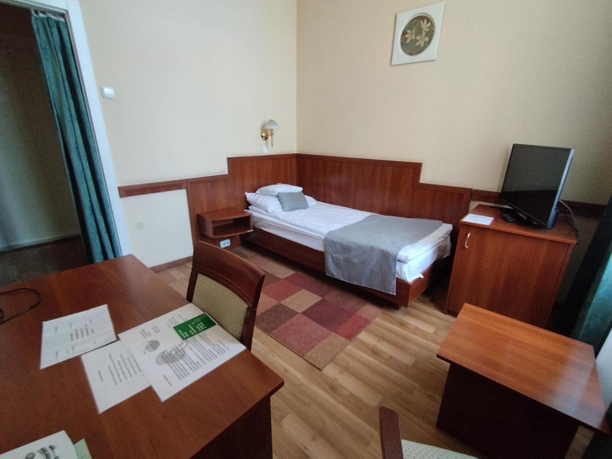 Hotel Pannonia 미슈콜츠 외부 사진
