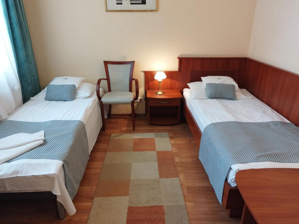 Hotel Pannonia 미슈콜츠 외부 사진
