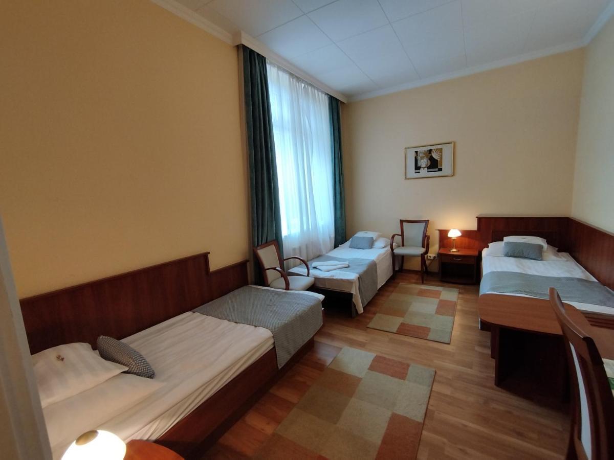 Hotel Pannonia 미슈콜츠 외부 사진